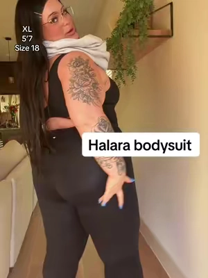 Definitely size down ! So comfy and flattering! @Halara @Halara_official #halara #bodysuit #plussizefashion #fallfashiontrends #curvyfashion 