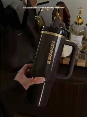this color has my heart 🤎 @Stanley 1913  #StanleyCup #stanley #fallcollection #fallseason #stanleytumbler 