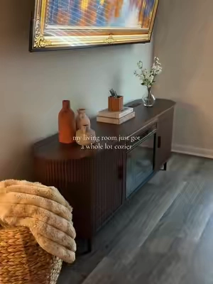 Perfect timing for fall/winter 😚👌🤎 #tvstand #homedecor #livingroomdecor #interiordesign #fireplace 