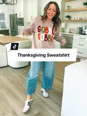 Adorable!! Thanksgiving Day outfit 🦃🍽️ I’m 5’2” 130 in a Medium #thanksgivingday #thanksgivingoutfit #sweatshirt #holidaysweatshirt @Mntaor 