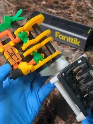 When you have friction in all the wrong places, a couple seconds of stroking can change everything. The Pix 3 strokes up to 6000 times per minute on a full charge. Perfect for 3d print facelifts or targeted sanding for a better fit. Linked for our official discount below! #fanttik #fanttiktools #modelrepair #3dprinting #3dp #3dpfixing #microsander #precisionsander #percisionsander