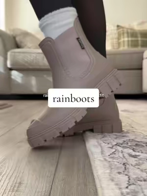 This price for this good of quality???? #rainboots #boots #fall #fallootd #fashion 