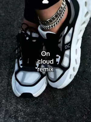 On cloud remix in black & white ☁️🎱 and you can wipe them clean @Evans Sneakers #on #oncloud #oncloudremix #comfyshoes #sneakers