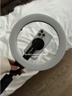 Kraft geek has the BEST tripods! #tripod #kraftgeek #ringlight #contentcreator #contentmusthaves 