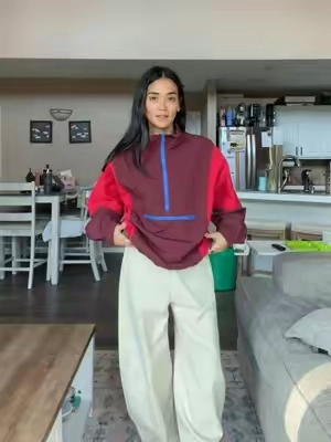 5’0” wearing size small 