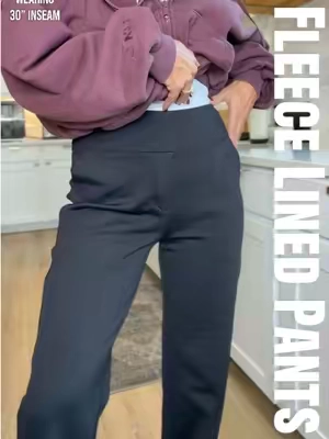 Warmth without looking like you’re gettin’ ready for a snowstorm 🙌🏼 #fleecelined #warmpants #fleecelinedpants #workpants #widelegpants 