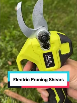 So glad i got this!! I want to chop everything!  #electricpruningshears #pruningshears #pruning #outdoortools #pruningtrees 
