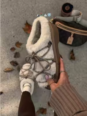 Underrated + so cozy 🤎❄️ #crocs #crocsfuzzyclog #fuzzyclogs #winterboots #newcrocs 