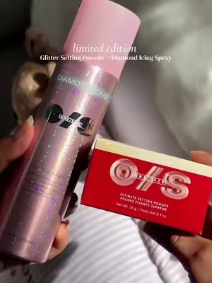 One Size Glitter Setting Powder and Diamond Icing Setting Spray I @ONE SIZE BEAUTY Available 9.29 on TikTok Shop 🎄🎁✨ #onesizebeauty #glitter #onesize #settingspray #settingpowder 