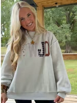 I will be living in this all fall and winter long! This WWJD mockneck sweatshirt is the best quality and so affordable! #tiktokshopstockup #tiktokshopcreatorpicks #Christianclothing #mocknecksweatshirt #JLY 