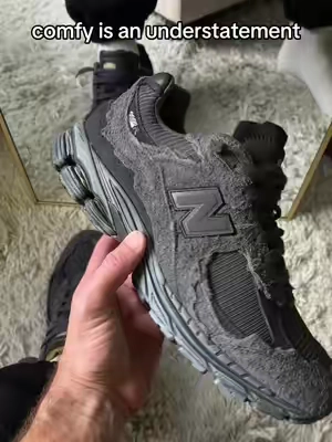 These are so comfy and look amazing. The materials used are so premium. I stayed true to size and they fit me perfectly, but it's recommended to go up a half size #newbalance 