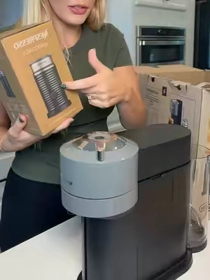 umm have yall seen this 👀  #nespressovertuo #nespresso #coffeemachine #nespressocoffee 