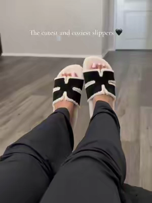 You can wear these outdoors as well 🥰 #slippers #outdoorslippers #cozyslippers #widefitshoes  #cushionaire @Cushionaire