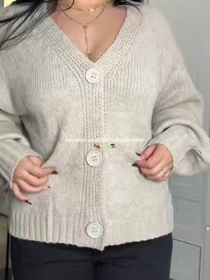 #sweaterweather #sweaterseason #affordablefashion #fallwinterfashion 