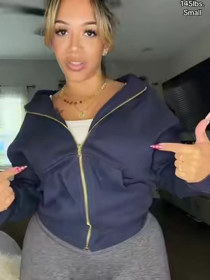 Nobody wants to look oversized in their oversized clothes. #hoodie #fallfashion #tiktokshopcreatorpicks 