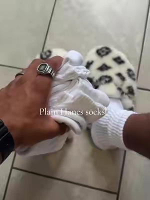 Genuinely comfy too😮‍💨 #hanes #socks #menssocks #tiktokshopstockup #whitesocks 