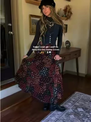 Love a good maxi skirt 🌙  #OOTD#boho#witchy 