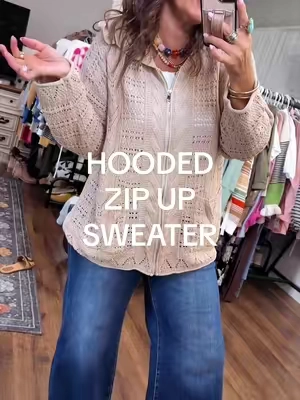 Such a cute plus size zip up! #plussize #fashion #OOTD #affordablefashion 