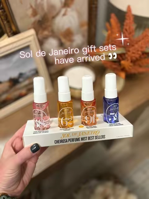 Grab the perfume gift sets before they are sold out! Perfect stocking stuffer 💕 @Sol de Janeiro  #soldejaniero #stockingstufferideas #bodymists #tiktokshopcreatorpicks #tiktokshopstockup 