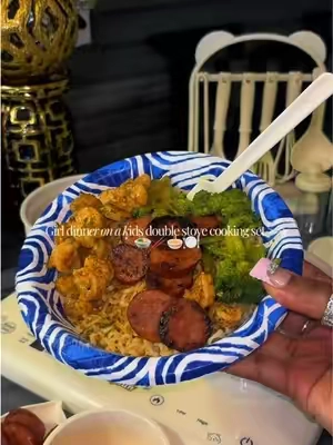 This little kitchen set is a must haveee! 🤩🍴Even tho it’s a kids cooking set, it’s perfectttt for cooking a quick meal! 🍽️🔥 @Gotoofun I looove! 🥰 #cookingset #cookingsetforkids #kidscooking #kitchengadgets #stovetop 