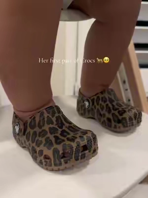 I cannot 😭 they are so cute on her tiny feet 🥺🥰🥰 @Crocs #crocs #toddlercrocs #toddlershoes #toddleroutfit #babycrocs 