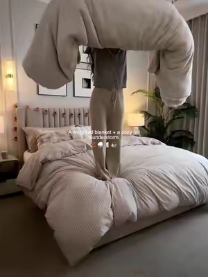 The chunky ribbed texture makes every bed look better. ✨#bedsure  #blanket  #weightedblanket  #sohochic  #tiktokshopsummersale