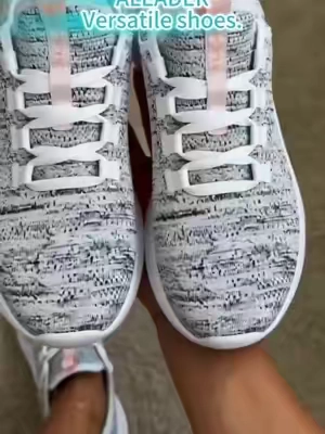 walking on clouds ☁️👟✨ #TikTokShopFinds #WalkingShoes #ComfortShoes #SneakerTok #EverydayStyle