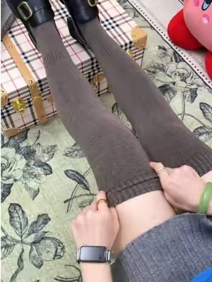 The perfect socks for fall🤍🍂 #tiktokshopstockup#falldealsforyou #fallfashion #fallaesthetic #falloutfits