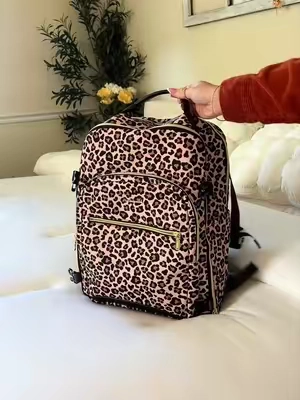did someone say no checked bag fees? 😉 #travelbag #travelbackpack #travel #carryonbag 
