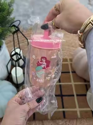 These kids cups and toddler cups are so darn cute and leak resistant 😮‍💨 #kidscups #toddlercups #sippycup #toddlermom #girlmom 