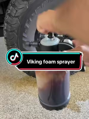 Que rapido se lavan los autos con ella! #vikingcarcare #foamy #foamsprayer #carcareproducts #carcaretips 