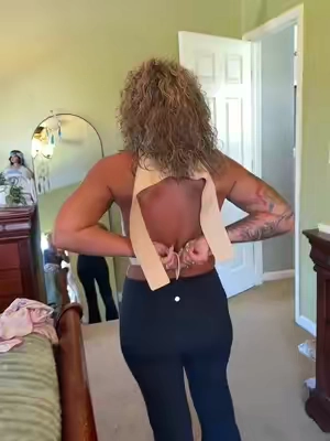 #ibra #womensfashion #sportsbra #posturecorrection #tiktokshopfalldealsforyou @vqsandtattoos❌ 