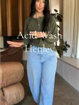 Top linked above in orange cart 🛒 | 5’2” | 122 lbs | Small #HenleyTop #FallFashion #CasualStyle #MillennialStyle #EasyOutfits