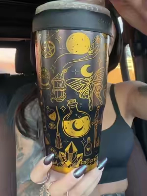 Serving potions until further notice 🕯️🖤 @Frost Buddy 