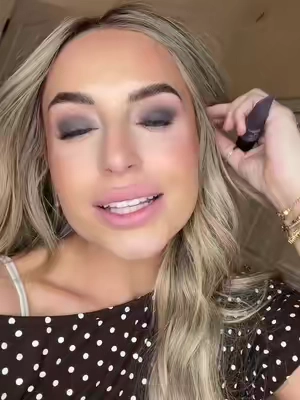 This is the color slate!!!! It eaaaaats #smokeyeye #makeuptutorial #easyeyeshadow #makeuptok #makeupbymario 
