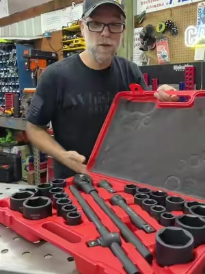 VEVOR 3/4 in Drive Heavy Duty Tool Socket Wrench Set, 27-Piece Alloy Steel Impact Socket Set with Organizer, SAE 7/8 in-2 in & Metric 22 mm-50 mm Size Range for Common Nuts.    ##mechanic##dieselmechanic##tools##tiktokshopfalldealsforyou##tiktokshopcreatorpicks@VEVOR Store 