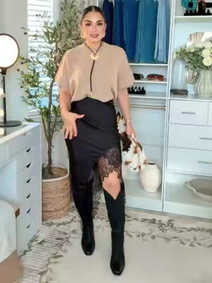 #satinskirt #midiskirt #westernoutfit #westernfashion #cowboyboots 