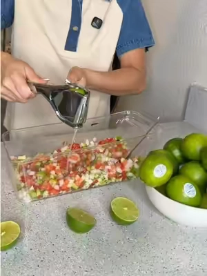 Exprimidor de limones de acero inoxidable muy compacto y elegante para ti cocina #exprimidor #exprimidordelimones #tiktokshopfalldealsforyou #tiktokshopstockup #blackfriday 