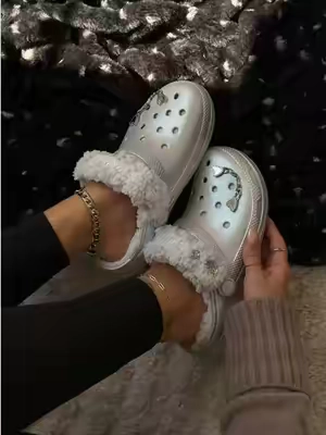 sky ice ❄️🧊 #crocs #fuzzycrocs #crocsclogs #fleececrocs 