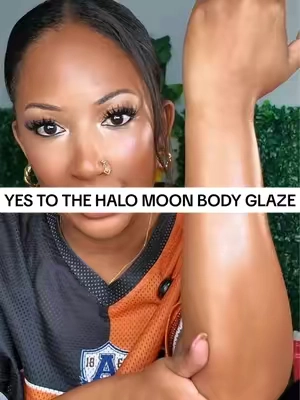 Canvas Beauty Halo Moon Body Glaze leaves my skin feeling soft and looking glowy, with a pretty floral-and-fruity scent. It’s the perfect last step after a shower when I want to smell good and feel moisturized. Tap the orange cart to check it out. #bodyglaze #fragrance #perfumetiktok #bodycareroutine #moisturizer 