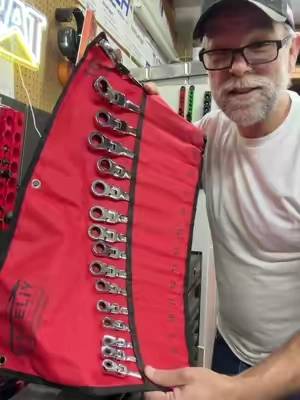 16PCS Flex-Head Ratcheting Wrench Tool Set - Metric 6-24mm Chrome Vanadium HRC50 Steel 72-Tooth Swivel Combination Ratchet Wrenches, 12-Point Full Drive Quick Size ID Mechanic Tools with Rolling Pouch for Auto Repair & DIY Maintenance.    #tools #wrenches #mechanic #tiktokshopfalldealsforyou #tiktokshopcreatorpicks @EACELIY Auto 
