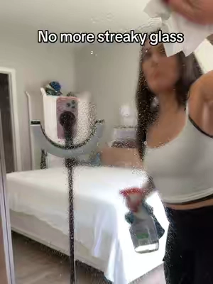 The best microfiber glass cloths 👏 #streakyglass #glasscleaning #microfibercloth #cleaningtips #cleaninghacks 