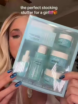 This skincare set is the perfect stocking stuffer #stockingstuffer 