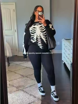 #spookyseason #spookysweater #halloweensweater #tiktokshopstockup #tiktokshopcreatorpicks 