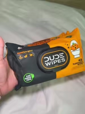 DUMPkin spice 🎃 @dudewipes i can already see this being a white elephant gift 🤭 #dudewipes #dumpkinspice #dumpkinspicedudewipes #whitelephantgiftideas #christmasgiftsforhim 