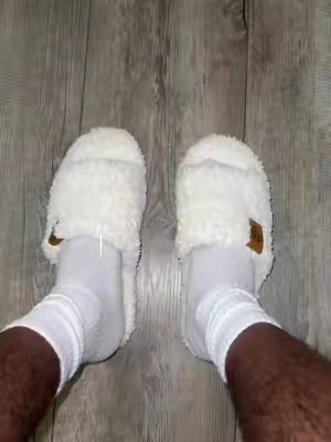 These the ones 😮‍💨 #slippers #mensslippers #tiktokshopstockup #mensshoes #fuzzyslippers 