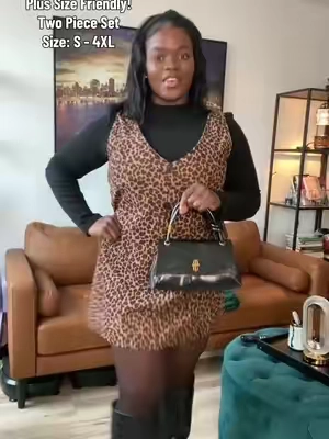 This dress and turtle neck set is so adorable!! #plussizefashion #fallfashioninspo #easyoutfitideas 