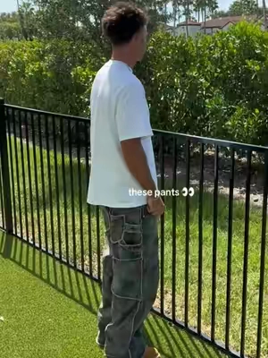 where my pants at ? #menfashion #streetwear #pants