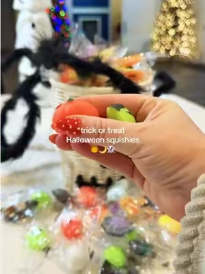 Cute little #halloweensquishy for #trickortreat 🎃👻