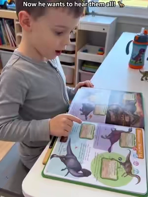 A screen-free toy that actually keeps dinosaur lovers interested 🦖 They can discover 100 dinosaurs, learn cool facts, and hear realistic roars. Fun AND educational is always a win. #SohoChic #tiktokshopstockup #education #parenting #childrensbook 